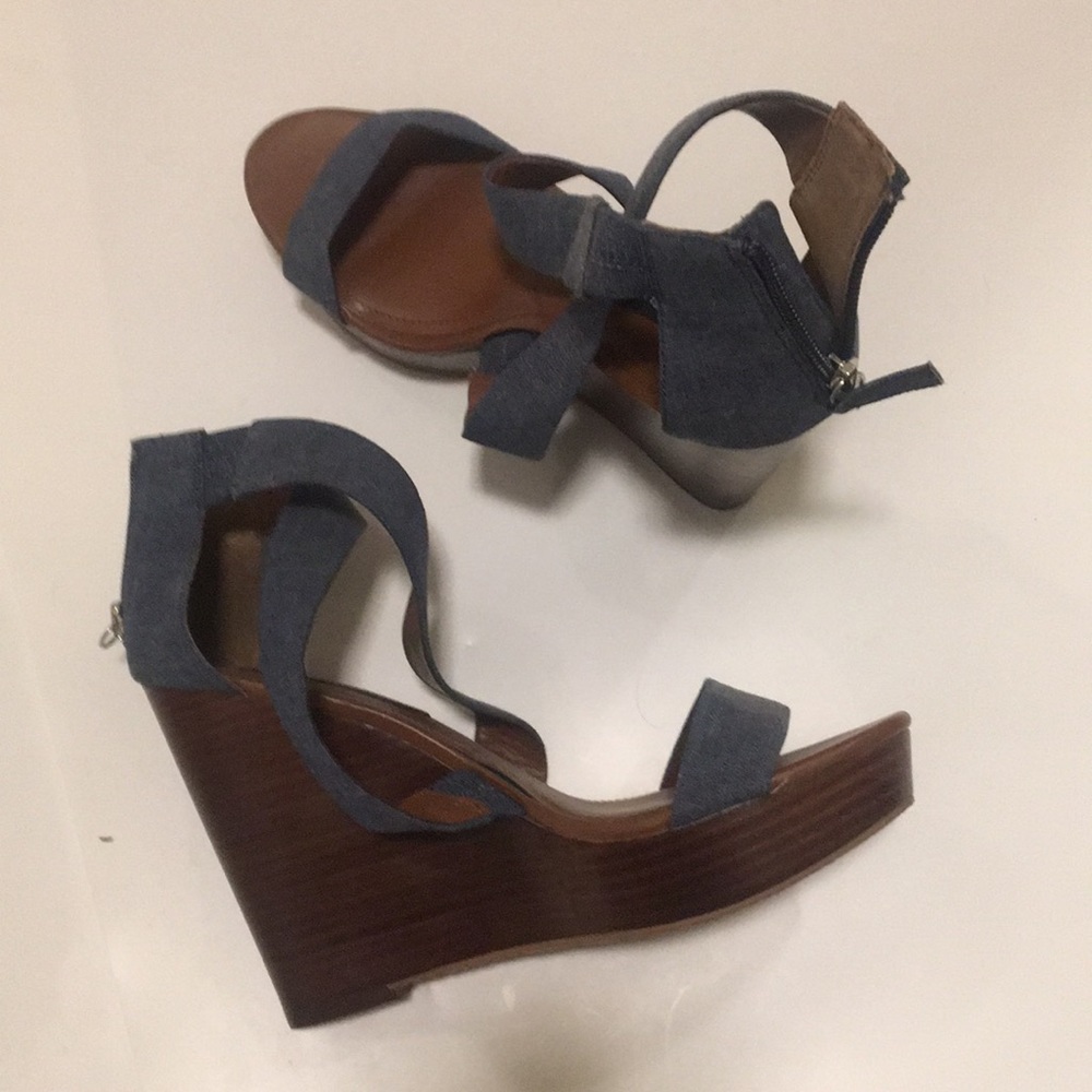 WHBM Wedge 👡